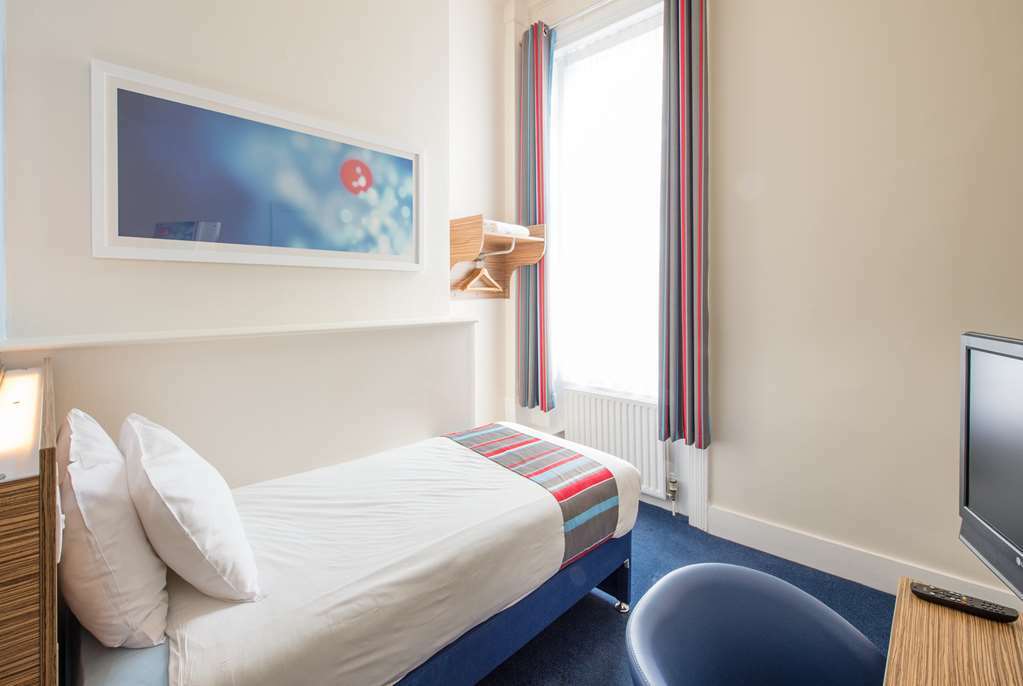 Travelodge Tunbridge Wells Room photo